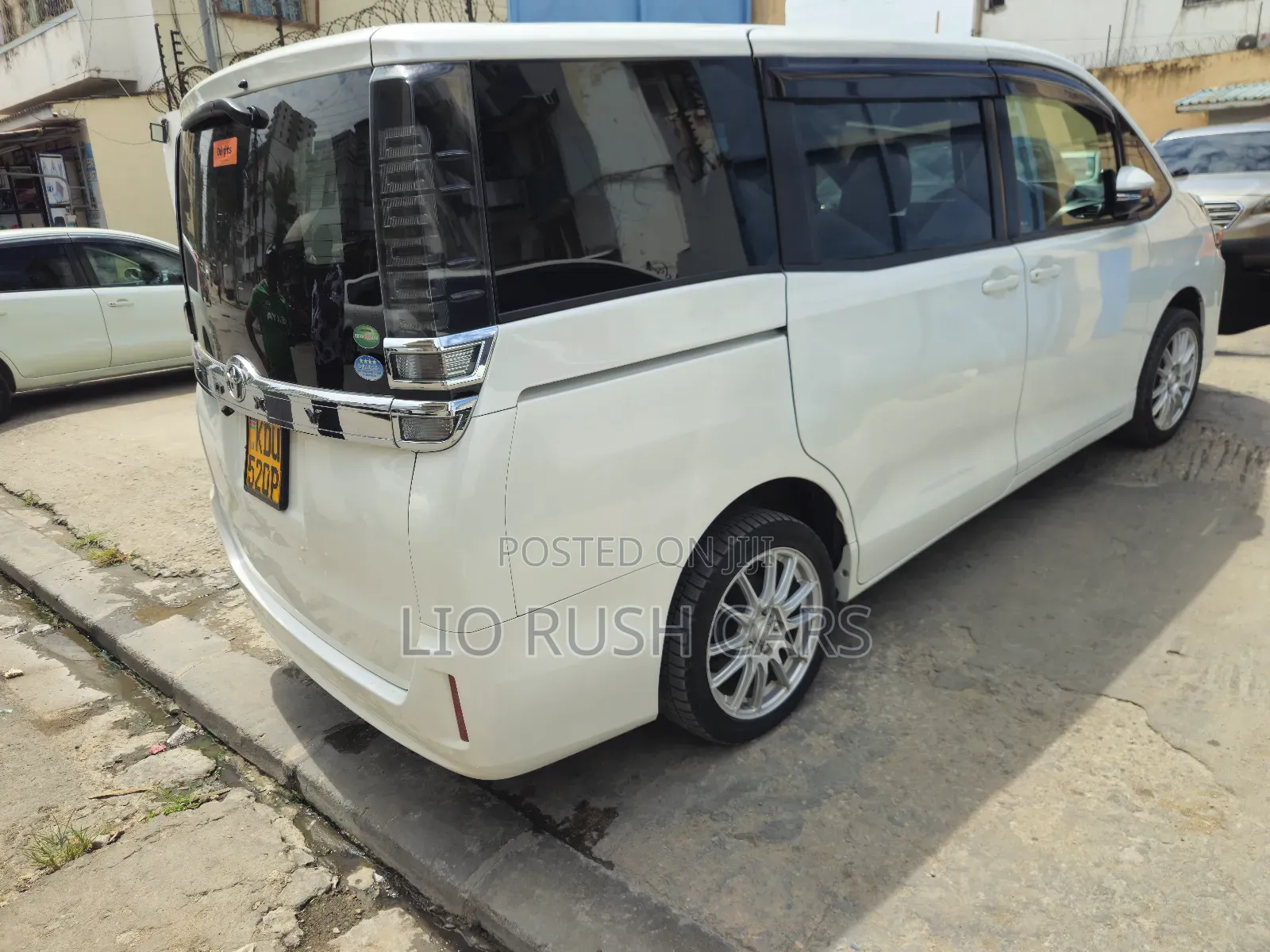 Toyota Voxy 2018 White