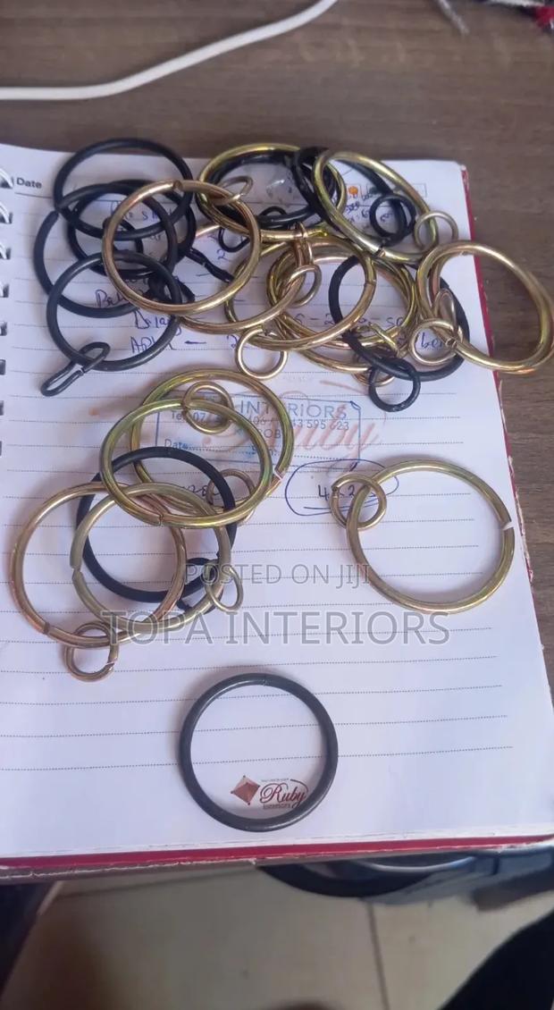 Circular Metal Curtain Rings for Drapery Suspension