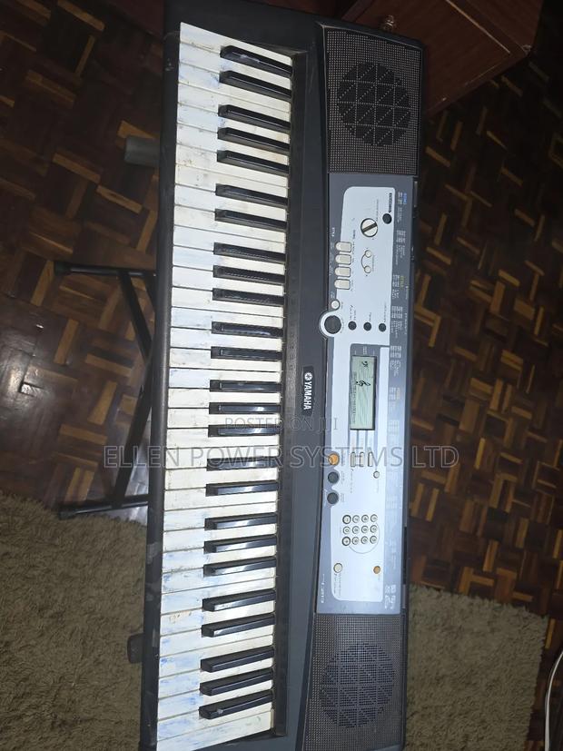 Yamaha Keyboard With Stand - thumbnail 3
