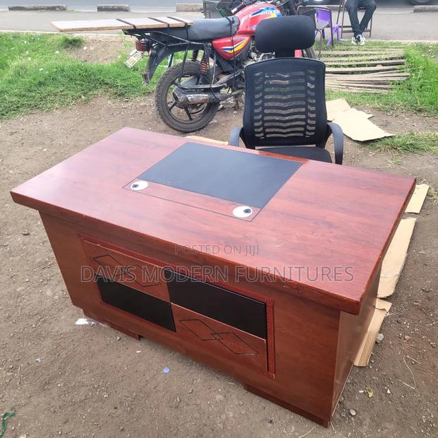 Executive Office Desk With Chris