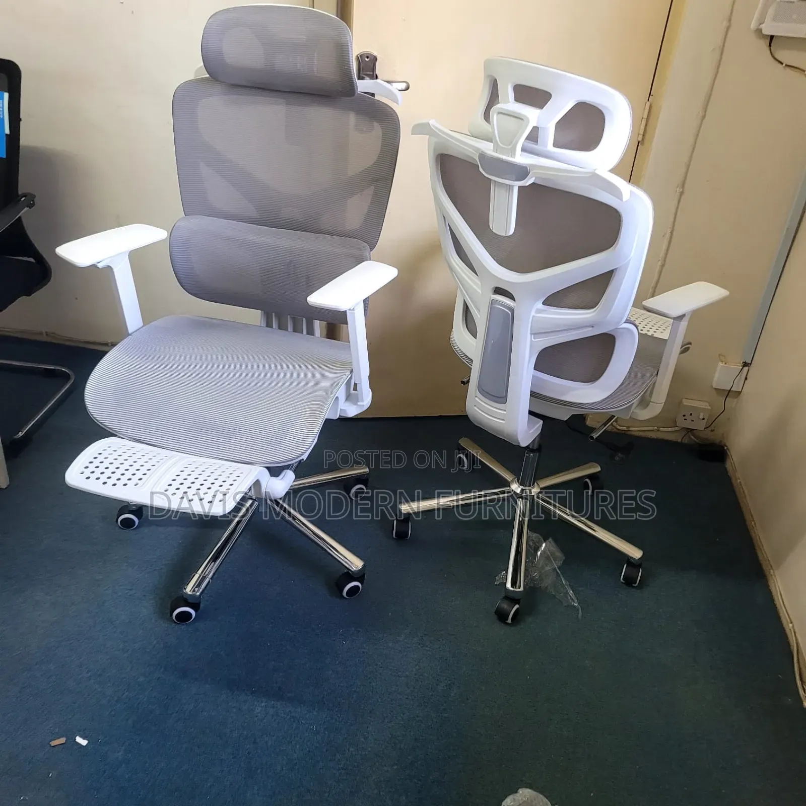 Egomaniac Executive Office Chair
