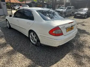 Mercedes-Benz E350 Base 4dr Sedan RWD (3.5L 6cyl 7A) 2009 White