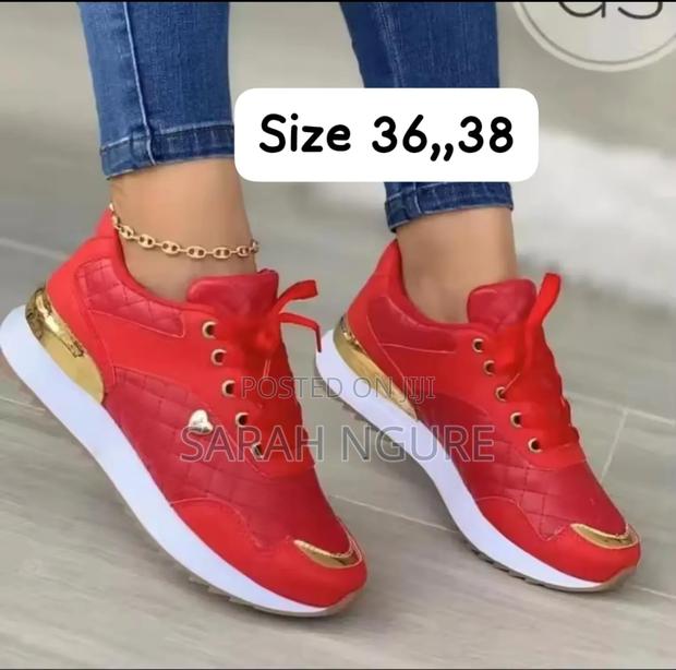 Ladies Sneakers - thumbnail 2