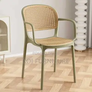 Home Chair : Koi Custom Modern Plastic Bistro Chair