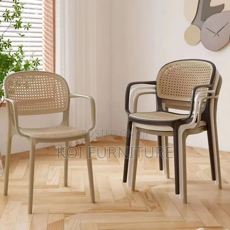 Home Chair : Koi Custom Modern Plastic Bistro Chair