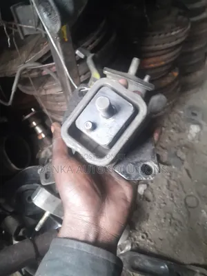 Toyota Rush Engine Mounting