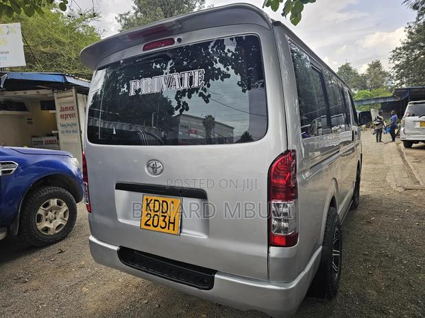 Toyota HiAce 2013 Silver - thumbnail 2