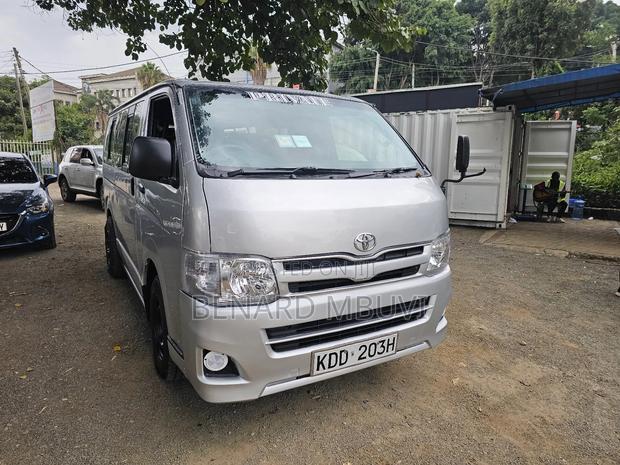Toyota HiAce 2013 Silver - thumbnail 4
