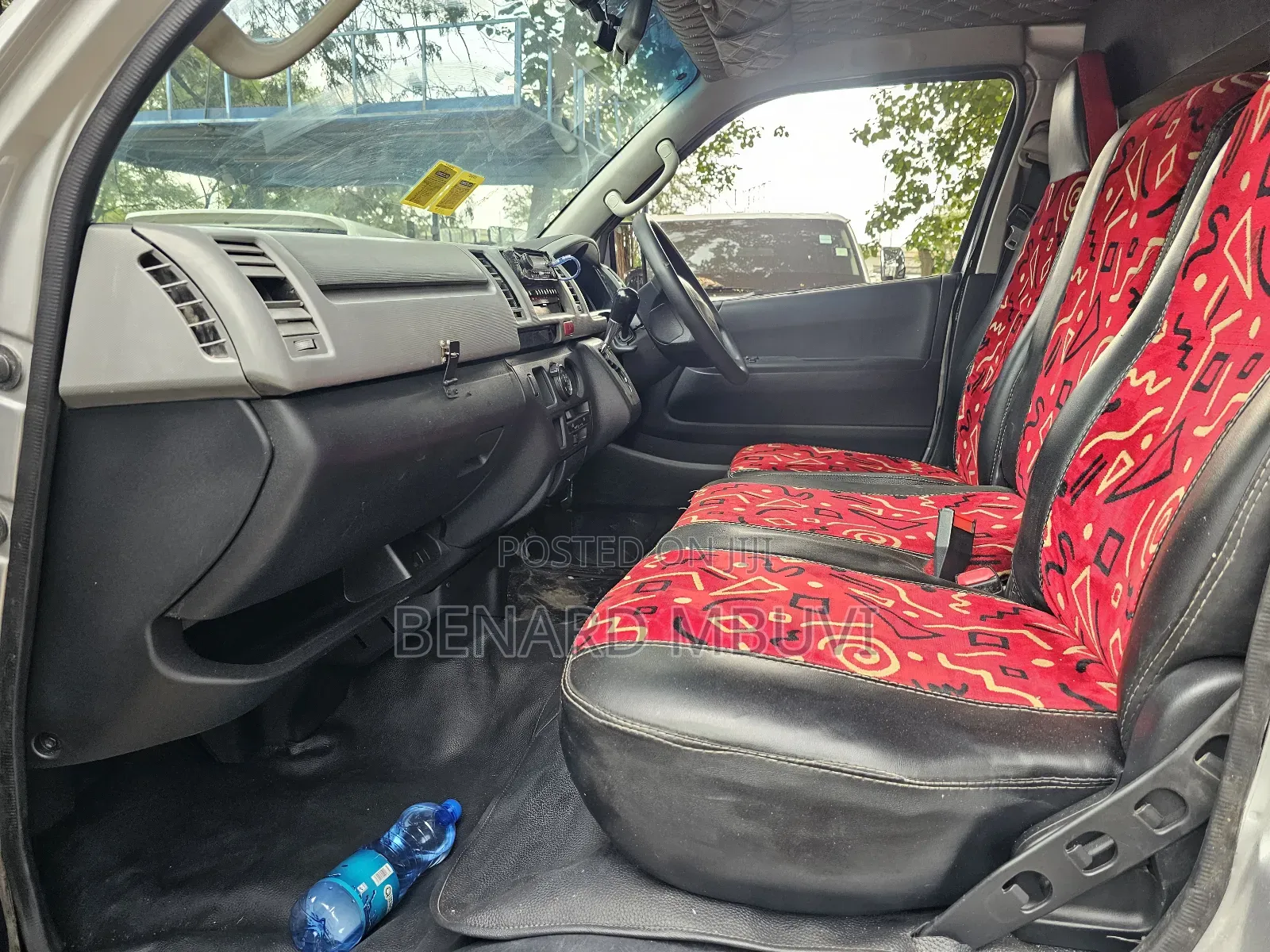 Toyota HiAce 2013 Silver