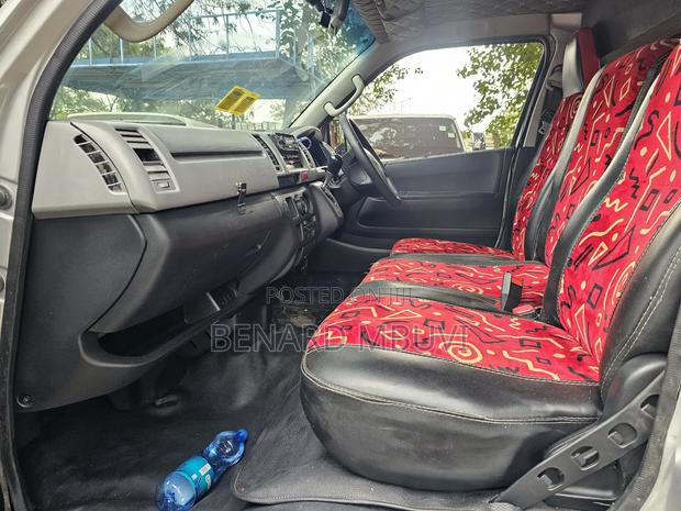 Toyota HiAce 2013 Silver - thumbnail 6