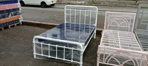 Single Bed Size 4x6 White Collar