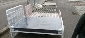 Single Bed Size 4x6 White Collar