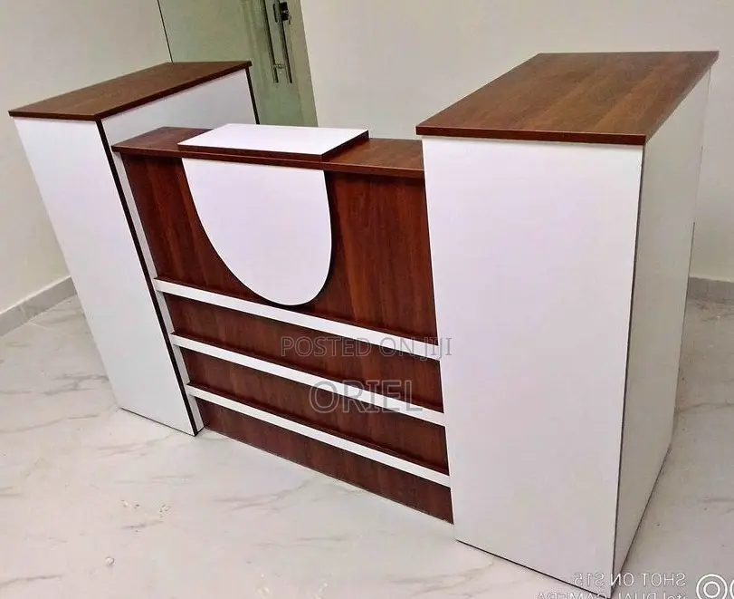 Office Desk : 1.6m Custom Reception Counter Welcoming Office Desk