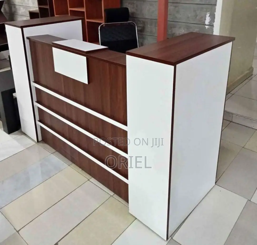 Office Desk : 1.6m Custom Reception Counter Welcoming Office Desk