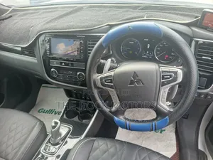 Mitsubishi Outlander 2020 White