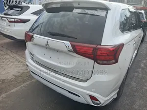 Mitsubishi Outlander 2020 White