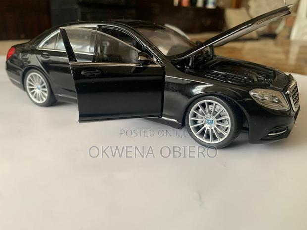 2014 Mercedes-Benz S-Class W222 Size: 1/24 Scale Diecast Model. - thumbnail 5