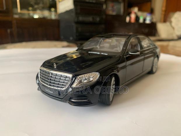 2014 Mercedes-Benz S-Class W222 Size: 1/24 Scale Diecast Model. - thumbnail 6