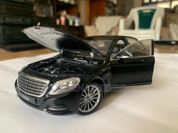 2014 Mercedes-Benz S-Class W222 Size: 1/24 Scale Diecast Model. - thumbnail 7