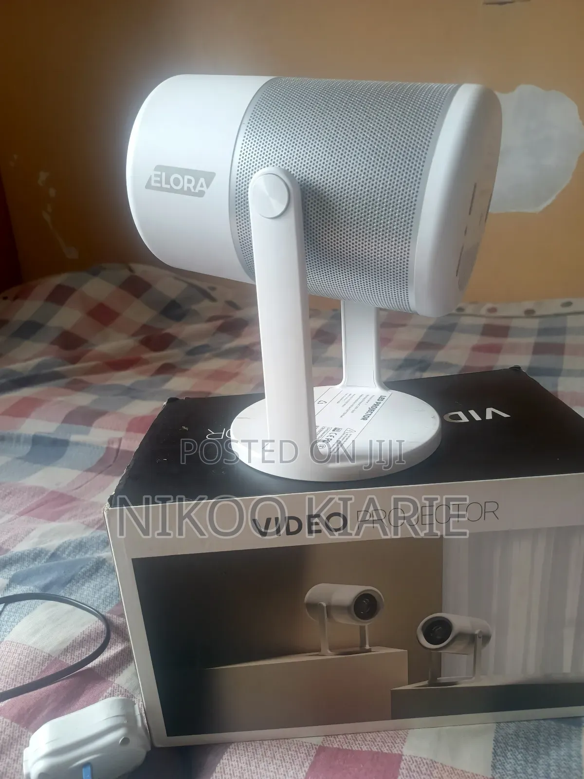 Elora Hy Projector , Hy Elora