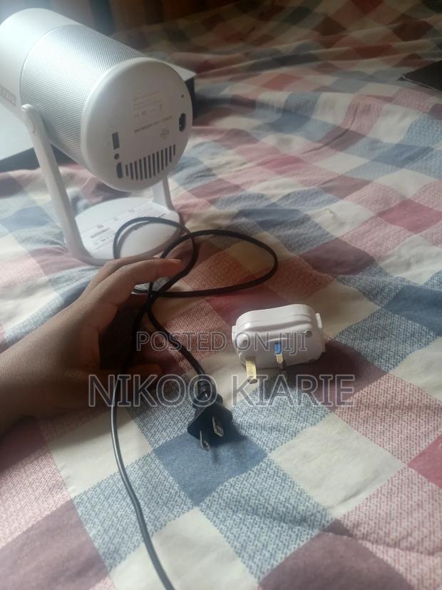 Elora Hy Projector , Hy Elora - thumbnail 9