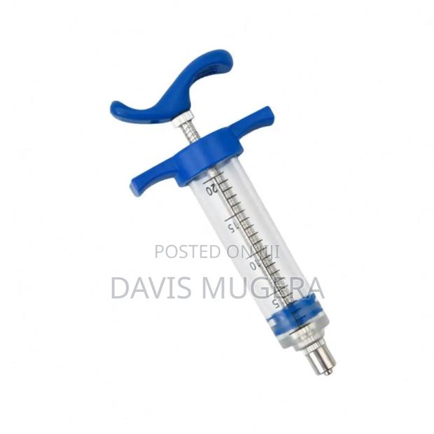 Re-Usable Syringe 20cc for Vaccination of Pets - thumbnail 4