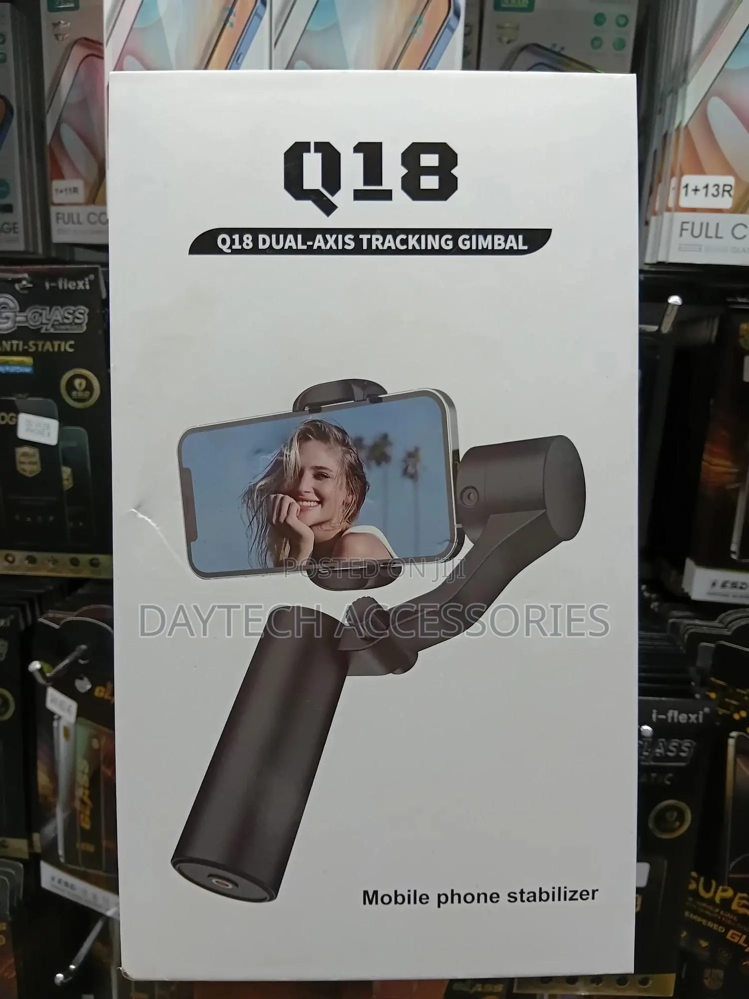 The Q18 Dual-Axis Tracking Gimbal Is a Mobile Phone Stabilizer
