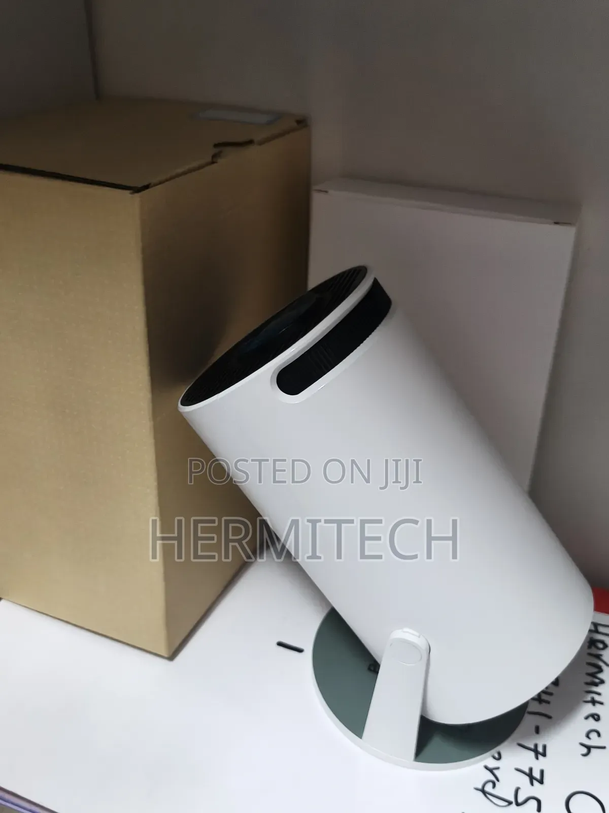Portable Projector for Home Wall Projection Home Theatre System Hy300