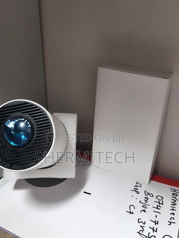 Portable Projector for Home Wall Projection Home Theatre System Hy300 - thumbnail 2