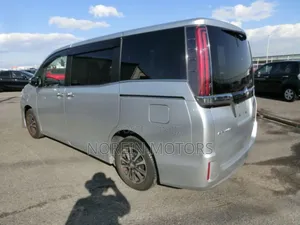 Toyota Esquire 2019 Gray