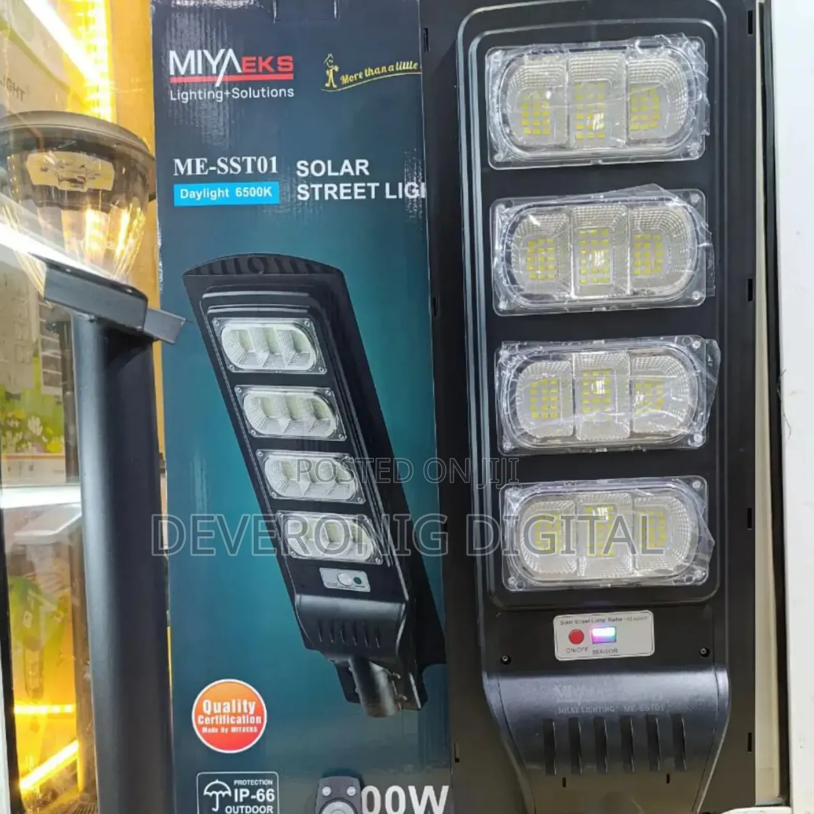*New 2026 200w Solar Street Light + Polls Floodlights