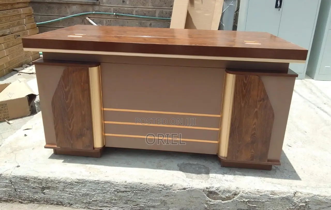 Office Desk : 1400mm Mahogany Executive Office Desk