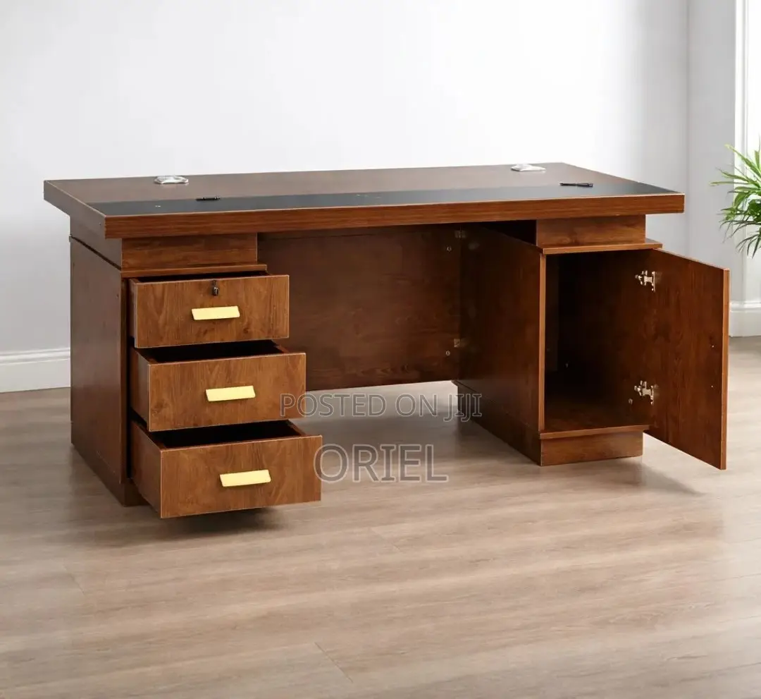 Office Desk : 1400mm Mahogany Executive Office Desk