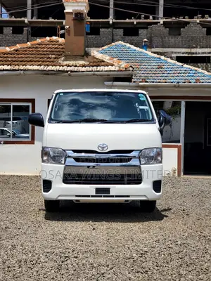 Toyota HiAce 2019