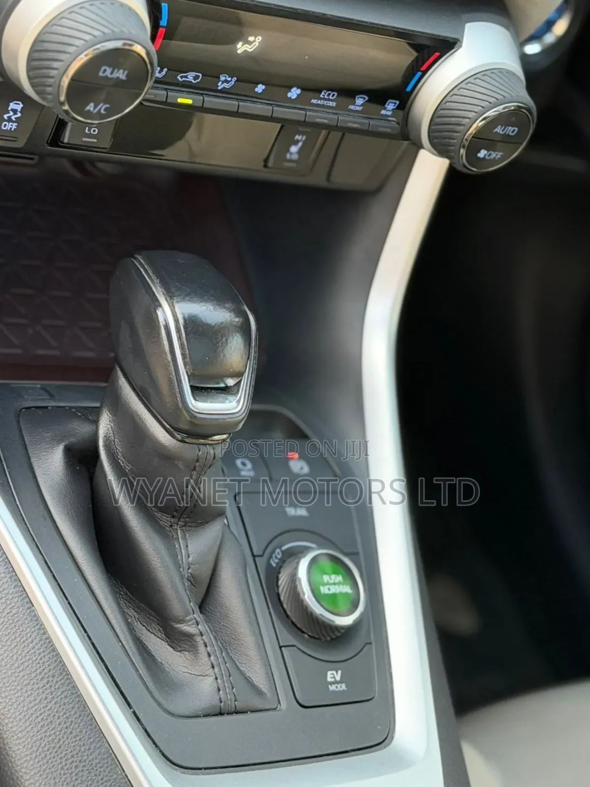 Toyota RAV4 Hybrid 2019 White