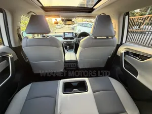 Toyota RAV4 Hybrid 2019 White