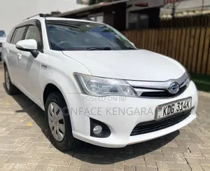 Toyota Corolla Fielder 1.5 Hybrid FWD 2014 White