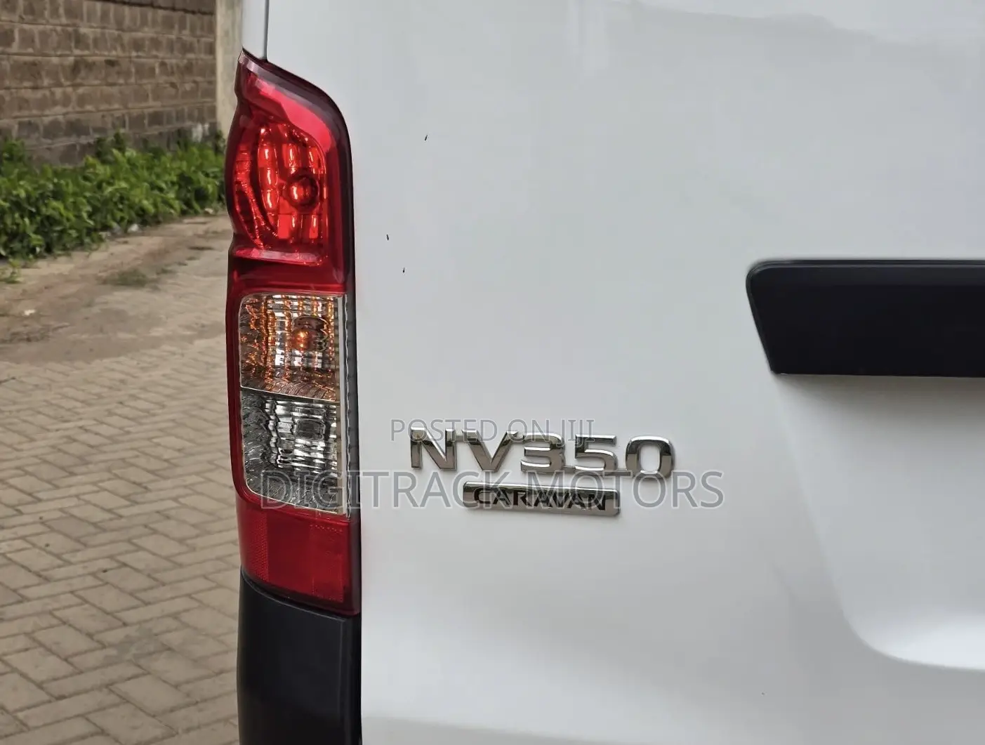 Nissan Caravan (Urvan) 2018 White
