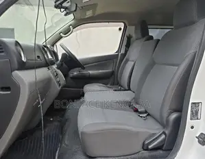 Nissan Caravan (Urvan) 2018 White