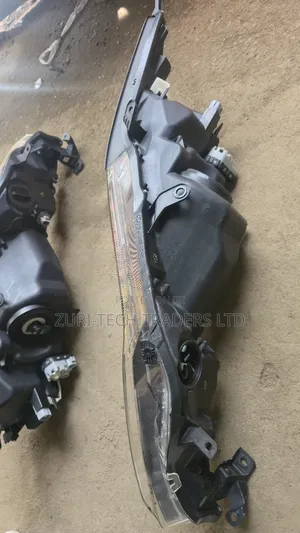 Harrier Headlights 48-147