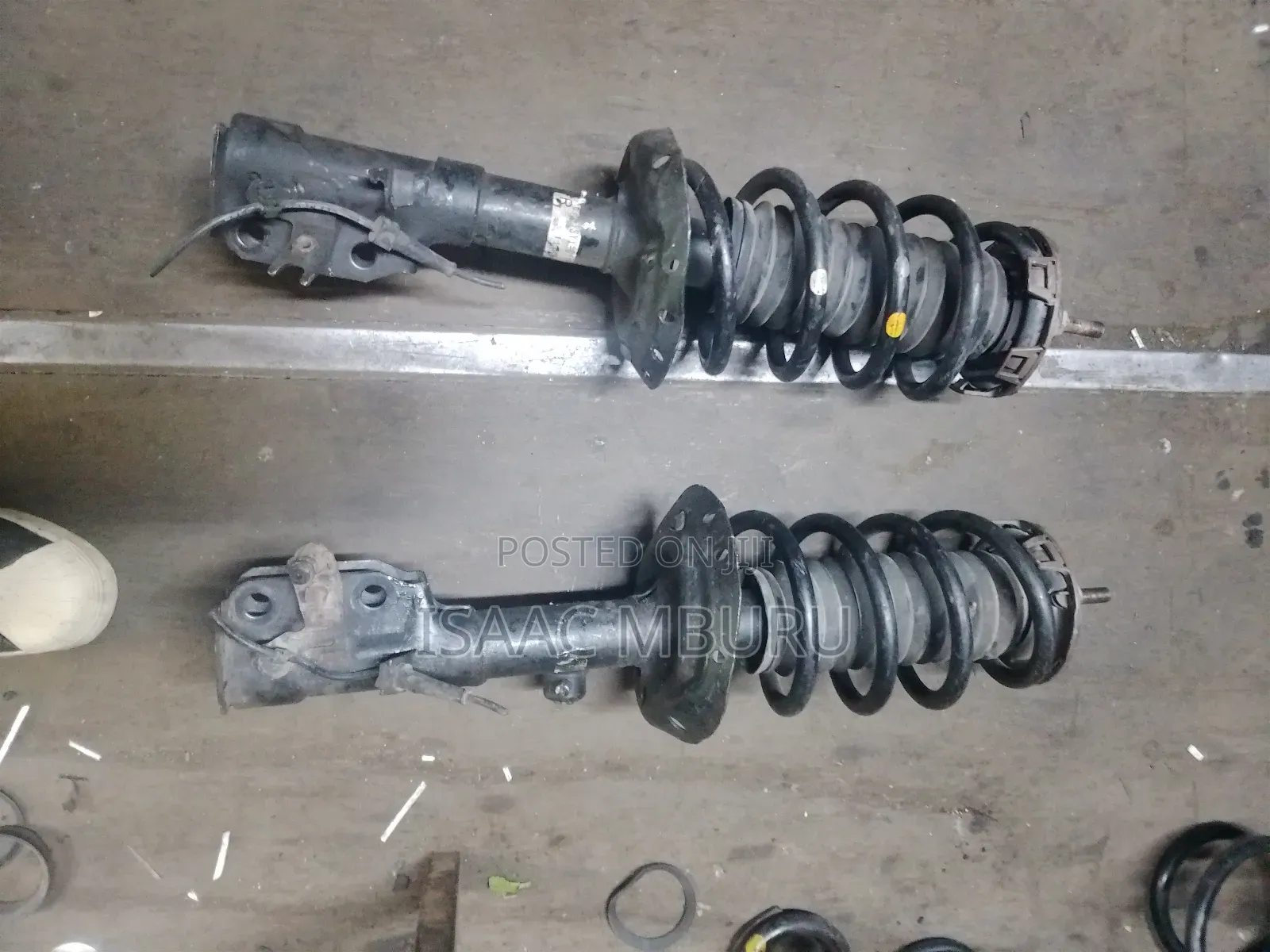Front Honda Fit 2012 Shocks.