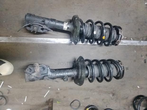 Front Honda Fit 2012 Shocks. - main view