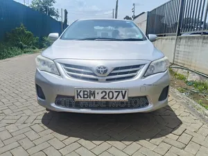 Toyota Corolla 2010 Silver