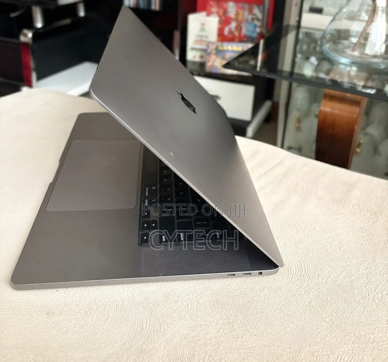 Laptop Apple MacBook Pro 32GB Intel Core i7 SSD 1T