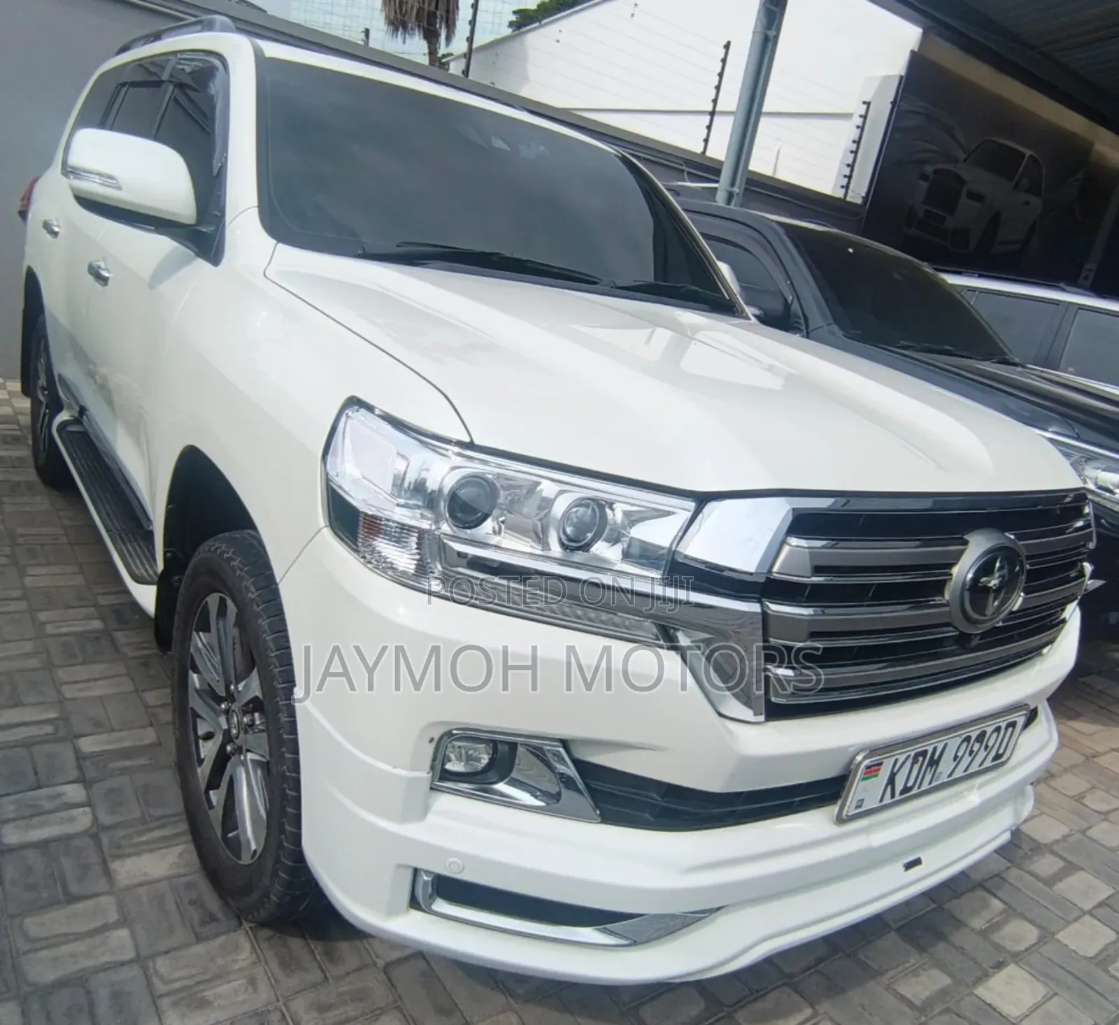 Toyota Land Cruiser 2017 White
