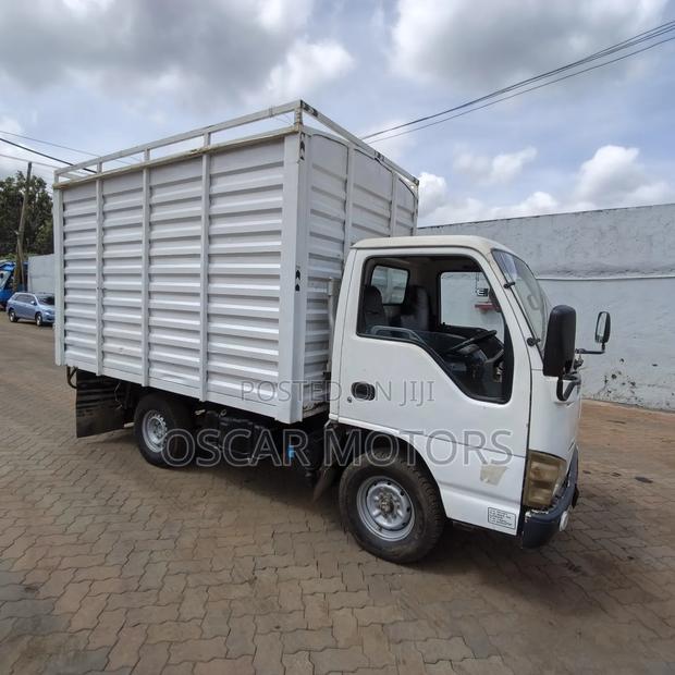 Isuzuu NHR - thumbnail 2