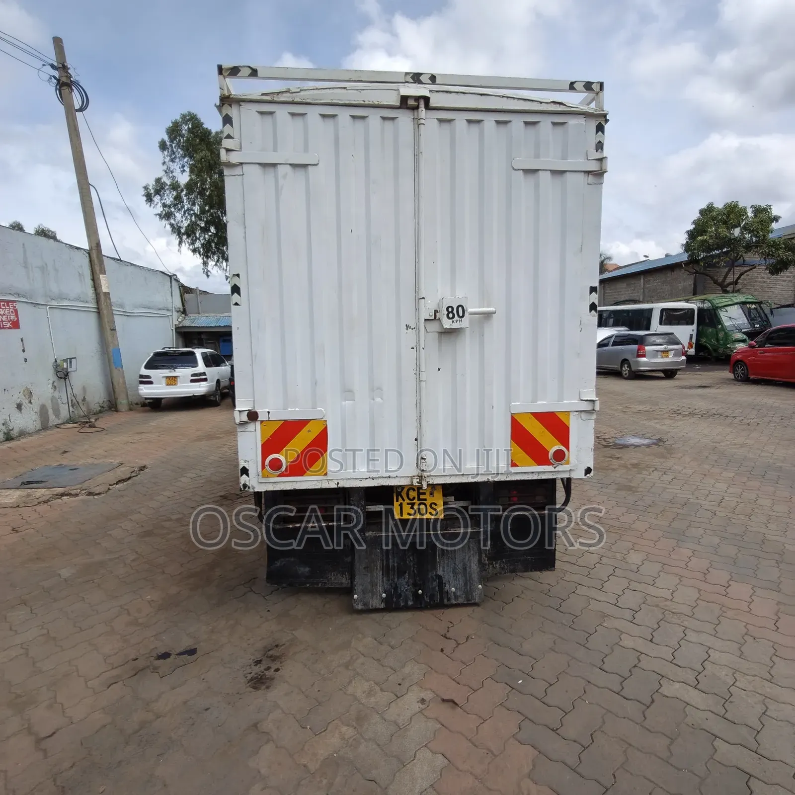 Isuzuu NHR