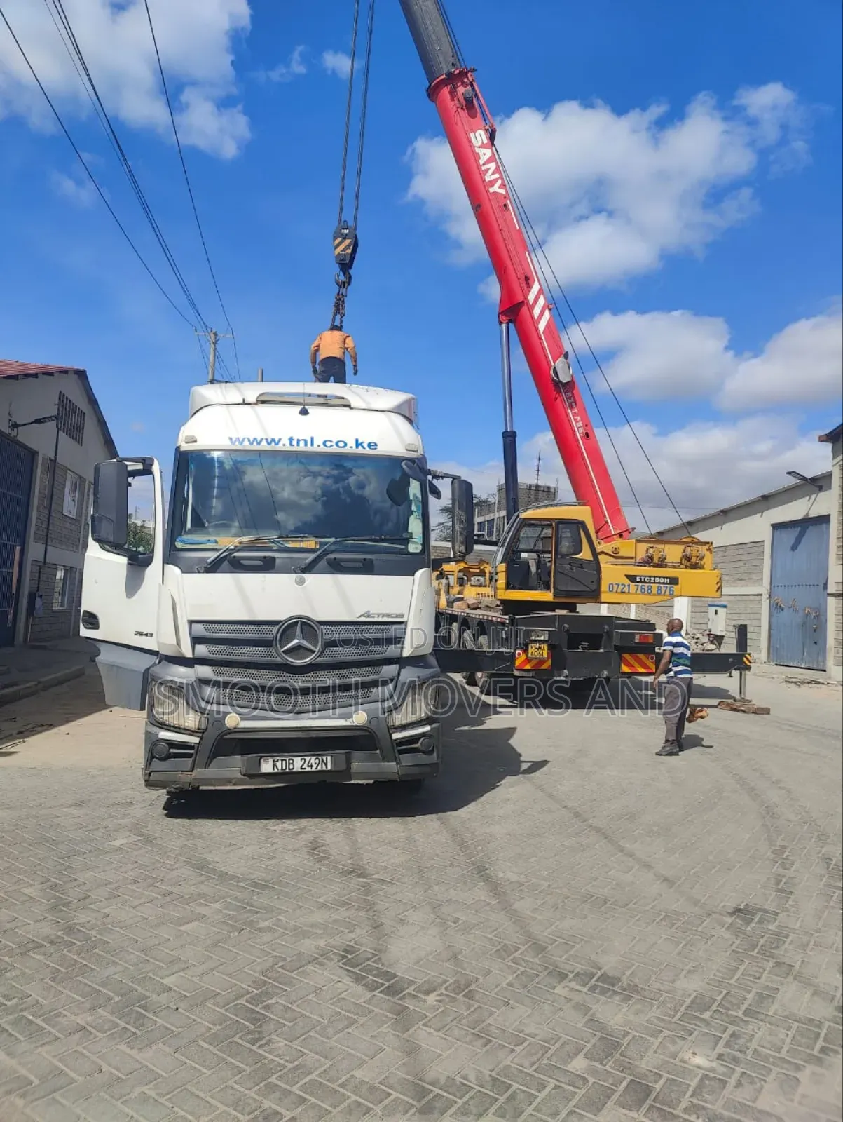 Crane Available for Lifting and Hoisting Services.