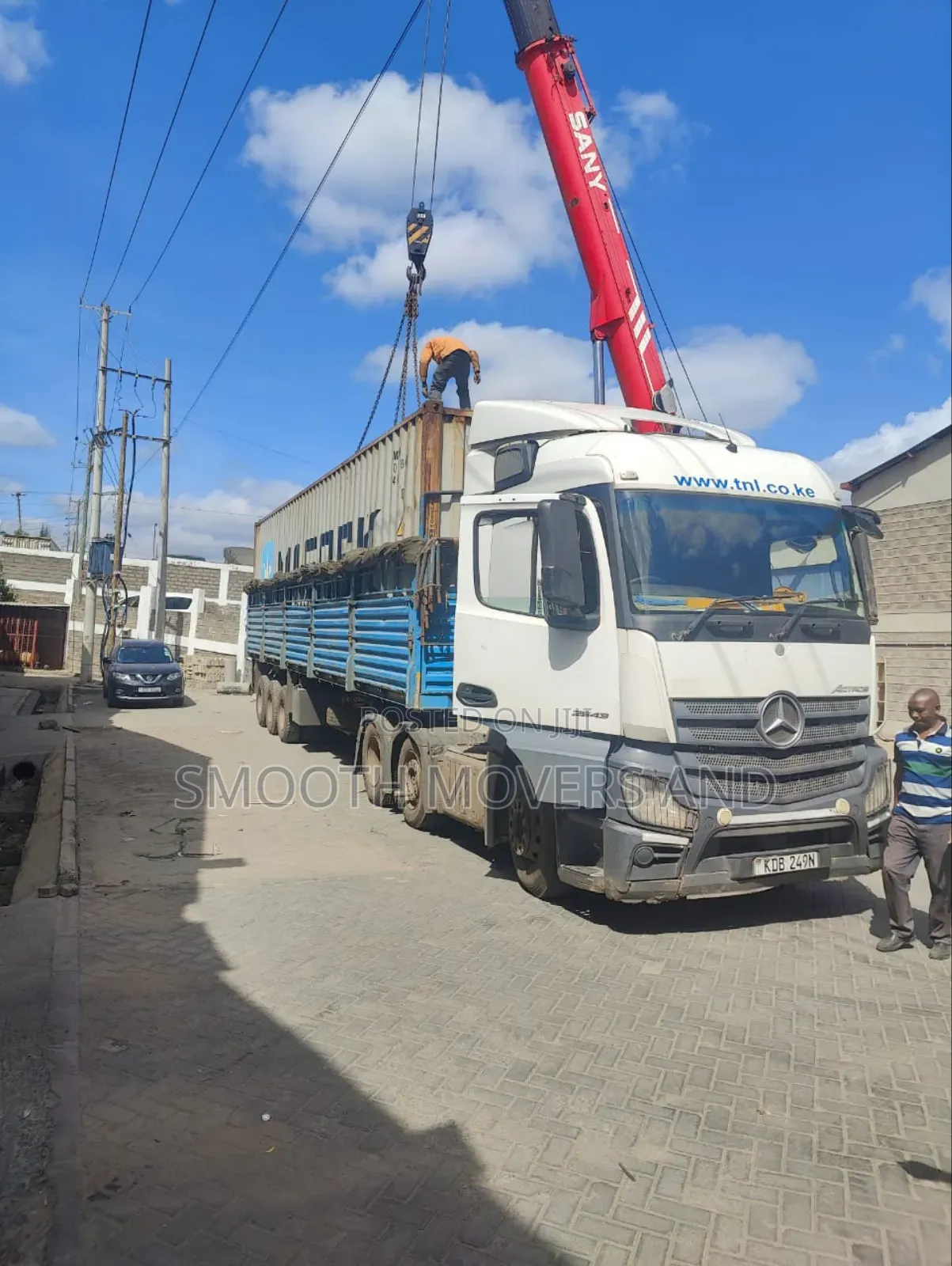 Crane Available for Lifting and Hoisting Services.