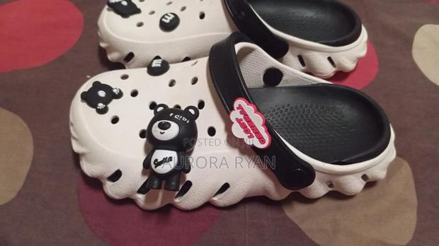 White Crocs - thumbnail 2